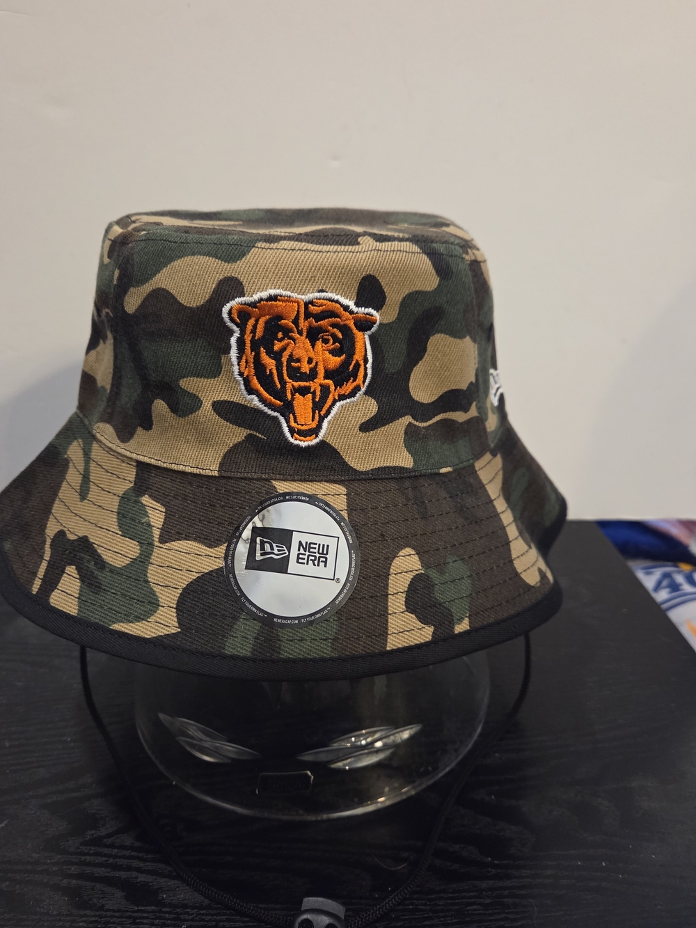 CHICAGO BEARS NFL NEW ERA CAMO BUCKET HAT. NEW